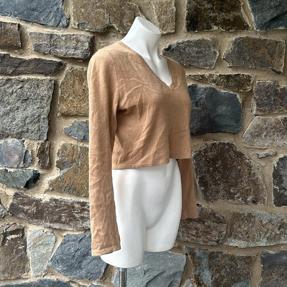 Reformation Knit Long Sleeve V-Neck Cropped Top in Tan One Size - Picture 3 of 9